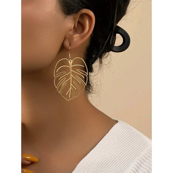 Gold Monstera Leaf Drop Earrings - Trendy Nature-Inspired Statement Jewelry - Picture 1 of 4